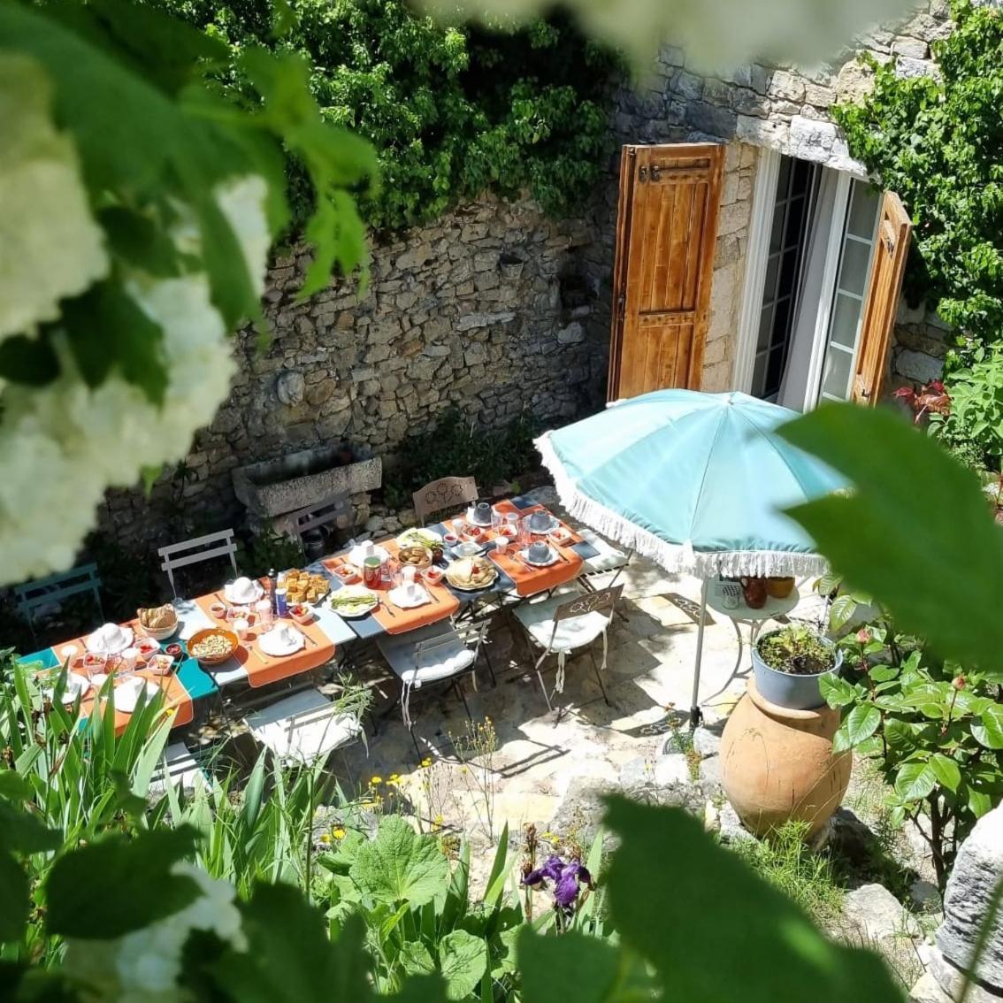 Les Roses Tremieres Bed & Breakfast Bargeme Ngoại thất bức ảnh